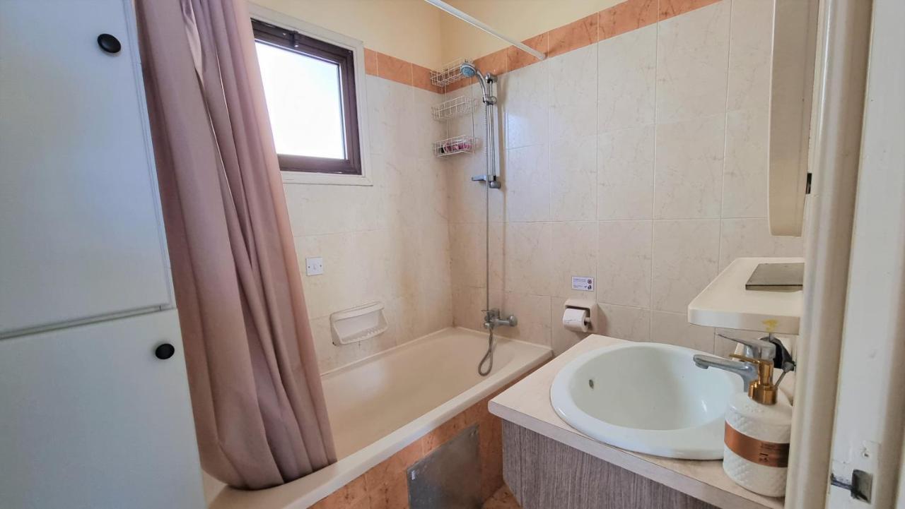 Comfy Rooms In A Shared Apartment Near Salt Lake With Internet And Netflix Larnaca Dış mekan fotoğraf